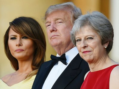 Mélania et Donald Trump en compagnie de Theresa May, le 12 juillet 2018  à Blenheim près d'Oxford - Geoff PUGH [POOL/AFP]
