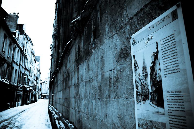 Rue froide à Caen. Dimanche 5 février 2012. - Tendance Ouest - Maxence Gorréguès