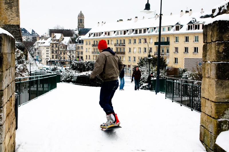 Snowboard au château de Caen. Dimanche 5 février 2012. - Tendance Ouest - Maxence Gorréguès