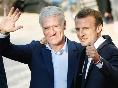 Emmanuel Macron et Didier Deschamps lors de la réception des Bleus champions du monde à l'Elysée, le 16 juillet 2018 - Lionel BONAVENTURE [AFP]