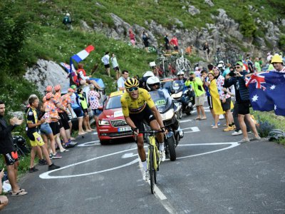 Le Belge Greg Van Avermaet, dans l'ascension du col de la Colombière, vers Le Grand-Bornand, lors de la 10e étape du Tour, le 17 juillet 2018 - Jeff PACHOUD [AFP]