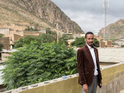 L'administrateur local Niguse Hagos pose dans la ville de Dawhan, à la frontière érythréo-éthiopienne, le 13 juillet 2018. - Maheder HAILESELASSIE TADESE [AFP]