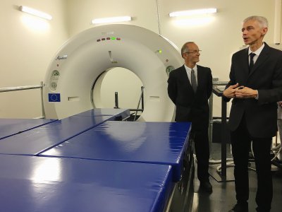 Les professeurs Jean-Marie Denoix (à gauche) et Fabrice Audigié (à droite) ont présenté les nouveaux équipements du Cirale. - Solenn Boulant