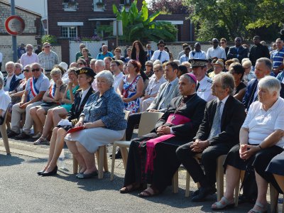 Après la messe, autorités et habitants ont assisté à la cérémonie républicaine. - ©Tendance Ouest