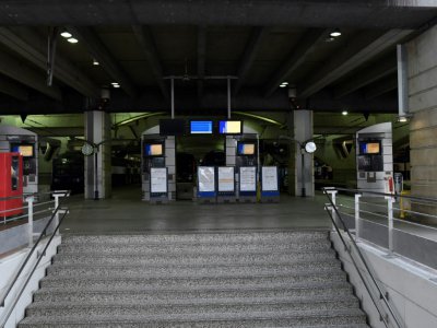 Le trafic à l'arrivée et au départ de la gare de Montparnasse est fortement perturbé depuis le vendredi 27 juillet 2018 - Bertrand GUAY [AFP/Archives]