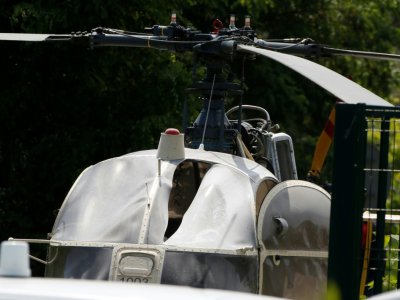 L'hélicoptère abandonné par Redoine Faïd dans son évasion, retrouvé le 1er juillet 2018 - GEOFFROY VAN DER HASSELT [AFP/Archives]