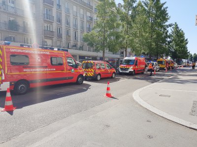 Cinq ambulances des pompiers ont été mobilisées sur place. - Pierre Durand-Gratian