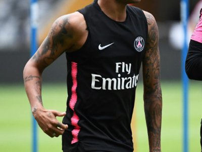 La star du PSG Neymar à l'entraînement, le 3 août 2018 à Shenzhen (Chine) - Anne-Christine POUJOULAT [AFP]