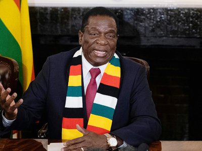 Le président élu Emmerson Mnangagwa lors d'une conférence de presse, le 3 août 2018 à Harare, au Zimbabwe - MARCO LONGARI [AFP]