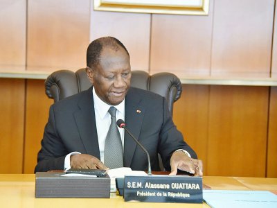 Le président ivoirien Alassane Ouattara préside une réunion de son nouveau gouvernement le 11 juillet 2018 au palais présidentiel à Abidjan - SIA KAMBOU [AFP/Archives]