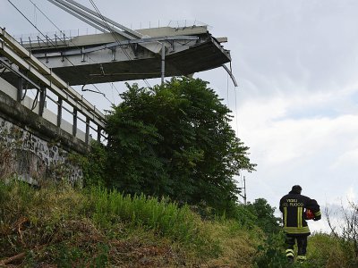 Le pont s'est effondré sur plus de 200 mètres de longueur, le 14 août 2018 à Gênes - PIERO CRUCIATTI [AFP]