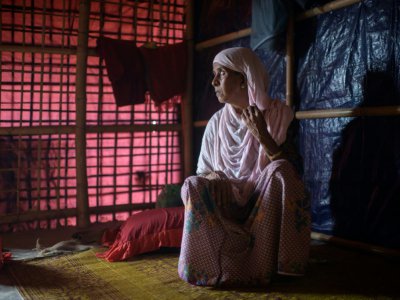 Majuna Begum, "diama", sage-femme au camp de réfugiés de Jamtoli près de Cox's Bazar, le 12 août 2018. - Ed JONES [AFP]