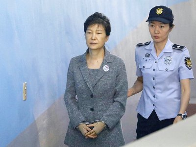 Photo d'archive de la présidente sud-coréenne destituée Park Geun-hye arrivant au tribunal à Séoul, le 25 août 2017 - KIM HONG-JI [POOL/AFP/Archives]