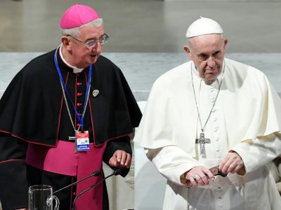 Le pape François (droite) à son arrivée à la pro-cathédrale Sainte-Marie de Dublin, le 25 août 2018 - Tiziana FABI [AFP]
