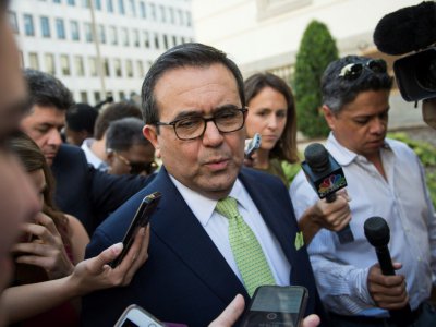Ildefonso Guajardo, le ministre mexicain de l'Economie, répond à des journalistes à Washington, le 23 août 2018 - Andrew CABALLERO-REYNOLDS [AFP/Archives]