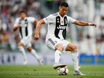 La mégastar Cristiano Ronaldo a rejoint la Juventus à l'intersaison, ici lors d'un match de Serie A contre la Lazio à Turin, le 25 août 2018 - MARCO BERTORELLO [AFP/Archives]