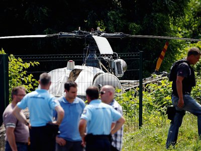 L'hélicoptère Alouette II abandonné à Gonesse en Seine-et-Marne après l'évasion par les airs de Redoine Faïd, le 1er juillet 2018 - GEOFFROY VAN DER HASSELT [AFP]
