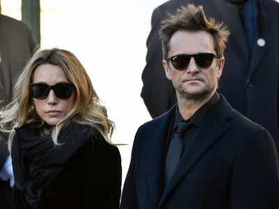 David Hallyday et Laura Smet aux funérailles de leur père, le 9 décembre 2017 à Paris - BERTRAND GUAY [AFP]