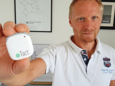 Sébastien Moussay, président de Body Cap, présente son nouveau patch connecté : l'e-tract. - Simon Abraham