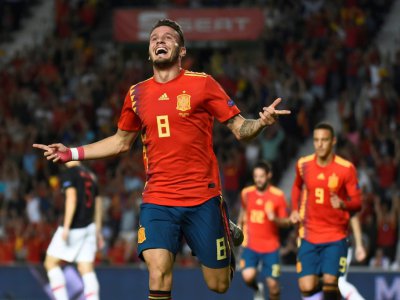 Le milieu de terrain de l'Espagne Saul Niguez bute ur lors de la victoire face à la Croatie en 2e journée de Ligue des nations le 11 septembre 2018 - JOSE JORDAN [AFP]