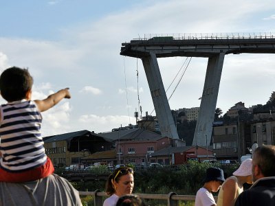 Les restes du Pont Morandi après son effondrement, à Gênes (Ligurie), le 14 août 2018 - PIERO CRUCIATTI [AFP/Archives]