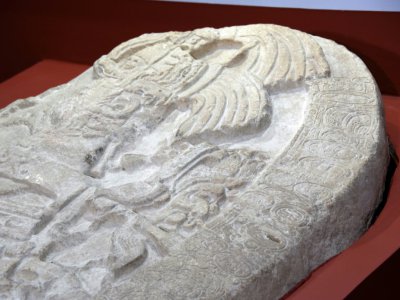 Détail d'un autel vieux de 1.500 ans récemment découvert sur un site archéologique du nord du Guatemala, au musée d'archéologie et d'ethnologie de Guatemala city, le 12 septembre 2018 - Johan ORDONEZ [AFP]