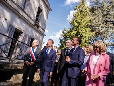 Emmanuel Macron, son épouse Brigitte, Stéphane Bern visitent la Villa Viardot à Bougival le 15 septembre 2018 dans la cadre des journées du Patrimoine. - Christophe Petit Tesson [POOL/AFP]
