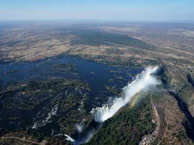 Une vue aérienne des chutes Victoria, à la frontière du Zimbabwe et de la Zambie, prise le 29 juin 2018. - Zinyange AUNTONY [AFP/Archives]