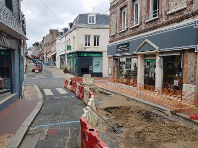Les travaux ont débuté en bas de la rue Jacques-Huet. Les commerces restent ouverts. - Gilles Anthoine
