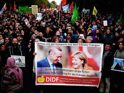 Manifestation contre la politique du président turc Recep Tayyip Erdogan à Berlin, au moment de sa visite en Allemagne le 28 septembre 2018 - John MACDOUGALL [AFP]