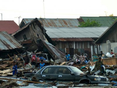 Les bâtiments réduits en ruine après le séisme de 7,5 et le tsunami qui ont frappé l'île des Célèbes. - MUHAMMAD RIFKI [AFP]
