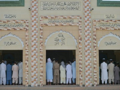 La prière du vendredi dans une mosquée de Mithi au Pakistan, le 25 mai 2018 - RIZWAN TABASSUM [AFP]