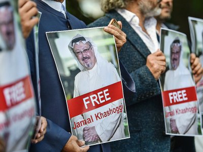 Manifestation en faveur du journaliste saoudien Jamal Hashoggi, devant le consulat saoudien à Istanbul, le 5 octobre 2018. - OZAN KOSE [AFP/Archives]