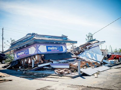 Un magasin détruit à Panama City (Floride), après le passage de l'ouragan Michael, le 11 octobre 2018. - Emily KASK [AFP]