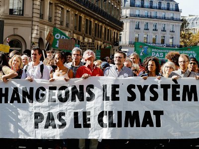 Des milliers de personnes défilent à Paris pour défendre le climat, le 13 octobre 2018 - FRANCOIS GUILLOT [AFP]