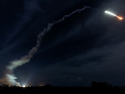 Une fusée Ariane 5 décolle du centre spatial de Kourou en Guyane française, le 19 octobre 2018 - Jody AMIET [AFP]