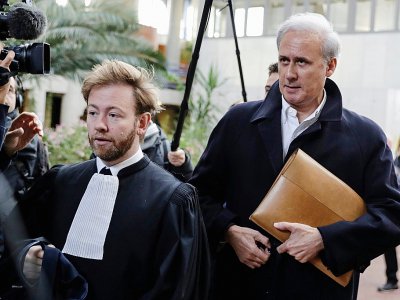 L'ancien secrétaire d'Etat à la fonction publique Georges Tron (D) à l'ouverture de son procès à Bobigny le 23 octobre 2018 - Thomas SAMSON [AFP]