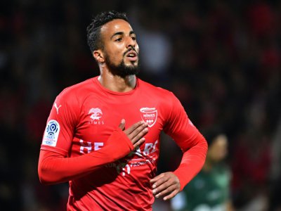 L'attaquant de Nîmes Rachid Alioui buteur lors du match nul 1-1 à domicile face à Saint-Etienne le 26 octobre 2018 - PASCAL GUYOT [AFP]