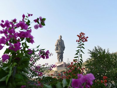 La "Statue de l'Unité", photographiée le 30 octobre 2018 dans le Gujarat (ouest de l'Inde), est la plus haute du monde et  représente une figure de l'indépendance indienne, Sardar Vallabhbhai Patel - SAM PANTHAKY [AFP]