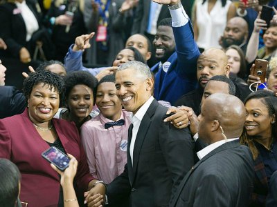 Barack Obama avec la candidate démocrate au poste de gouverneure de Géorgie, Stacey Abrams, le 2 novembre 2018 à Atlanta - Jessica McGowan [GETTY IMAGES NORTH AMERICA/AFP/Archives]
