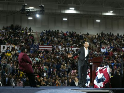 Barack Obama le 2 novembre 2018 à Atlanta, en Géorgie, en soutien à la candidate démocrate Stacey Abrams (g) - Jessica McGowan [Getty/AFP/Archives]