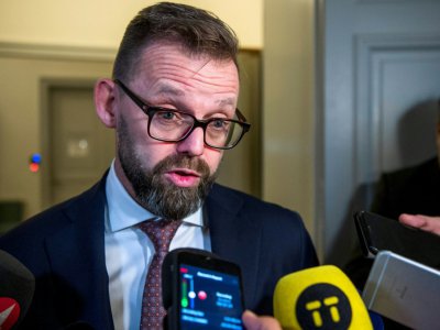 Bjorn Hurtig, l'avocat de Jean-Claude Arnault, parle à la presse au premier jour du procès en appel à Stockholm, le 12 novembre 2018 - Jonathan NACKSTRAND [AFP]