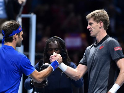 Roger Federer et Kevin Anderson après leur match au Masters, le 15 novembre 2018 à Londres - Glyn KIRK [AFP]