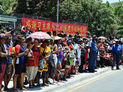 La foule réunie pour accueillir le président chinois Xi Jinping à Port Moresby le 17 novembre 2018 - Saeed KHAN [AFP]