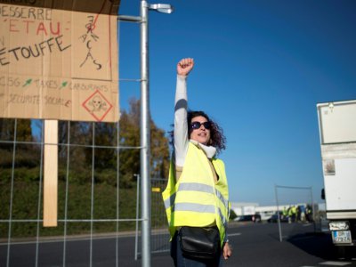Des manifestants à Saint-Herblain près de Nantes le 18, novembre 2018 - SEBASTIEN SALOM GOMIS [AFP]