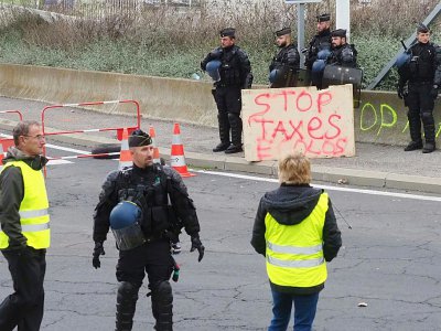Manifestation de "gilets jaunes" à Port-La-Nouvelle, dans l'Aude, le 20 novembre 2018 - RAYMOND ROIG [AFP]