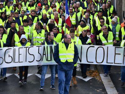 Manifestation de "gilets jaunes", à Rochefort (Charente-Maritime) le 24 novembre 2018 - XAVIER LEOTY [AFP]