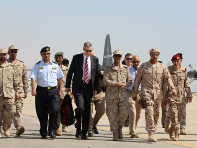 L'ambassadeur des Etats-Unis au Yémen, à l'aéroport de Moukalla dans le sud-est du pays, le 29 novembre 2018 - Saleh Al-OBEIDI [AFP]