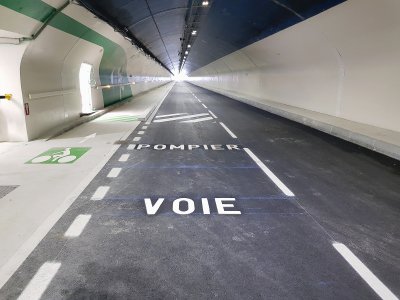 Tunnel Jenner : une voie pour les vélos, une pour les secours et une autre pour les voitures. Les piétons seront interdits. - Gilles Anthoine