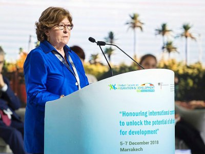 Louise Arbour, la représentante spéciale de l'ONU pour les migrations, 
prononce un discours devant le forum mondial sur la migration et le développementon, à Marrakech, le 5 décembre 2018 - FADEL SENNA [AFP]